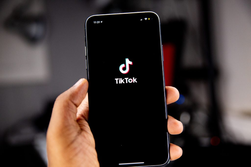 Comment médiatiser une publication TikTok d’un influenceur ?